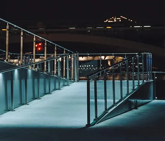 Elegant Stainless Steel Round Tube Railing with Spotlight Handrails