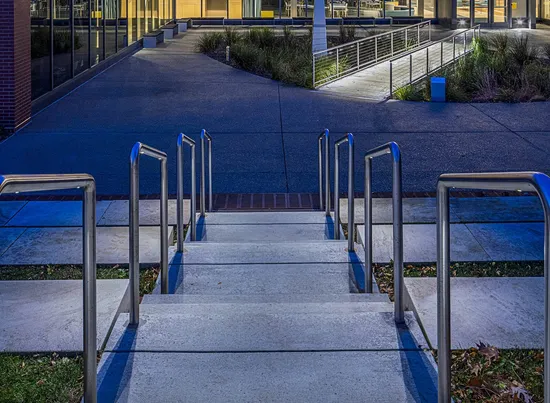 Elegant Stainless Steel Round Tube Railing with Spotlight Handrails