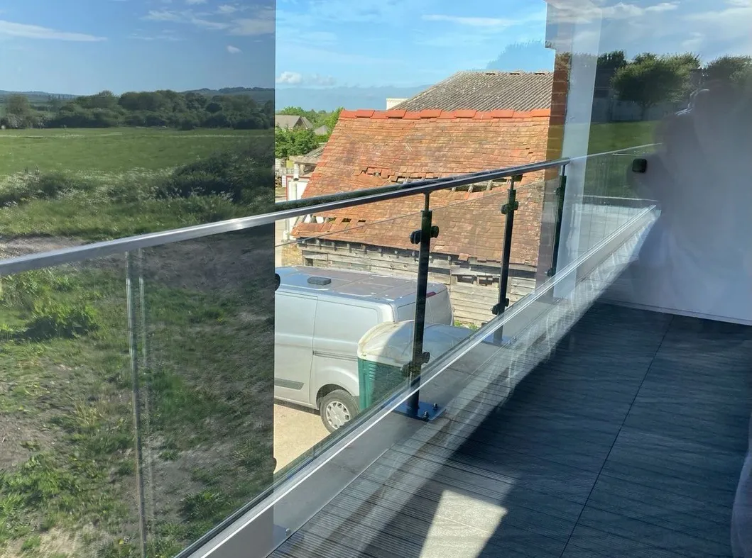 Contemporary Square Tube Glass Railing Balustrade for Modern Homes