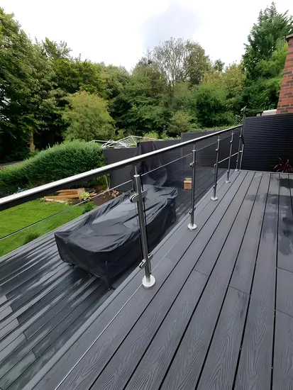 Framed Glass Balustrades with Stainless Steel Round Tubing for Luxurious Villa Balconies